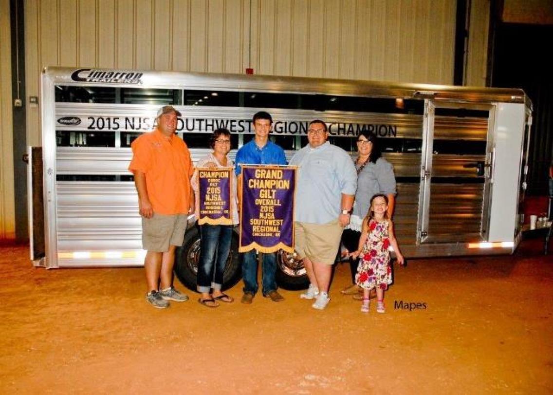 Blake Holmes takes home Champion Gilt at SW Regional