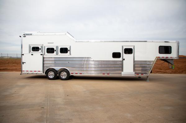 White 3 Horse Norstar with Full Rear Tack