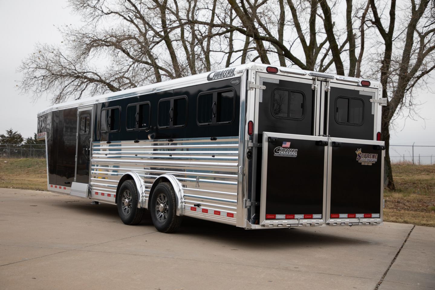 Black Showstar LX with Double Rear Ramps